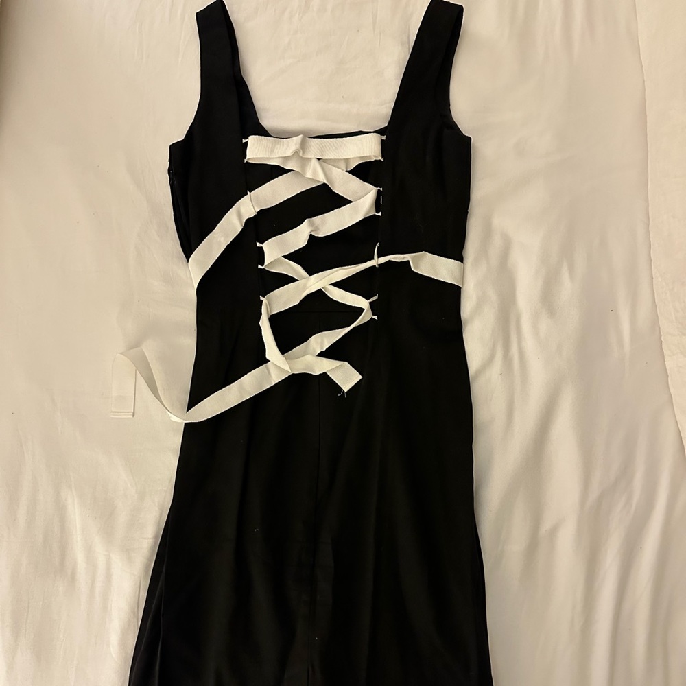 White House Black Market Size 2
